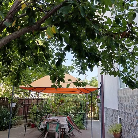 Prahoveana Vendégház *